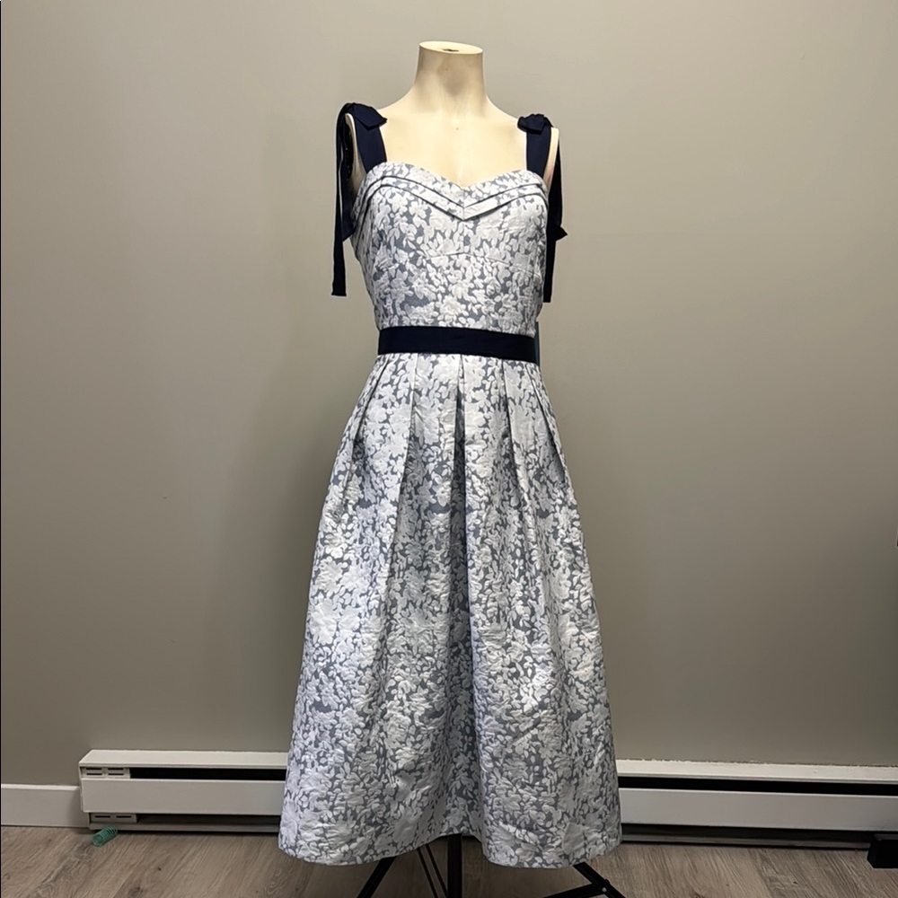 Chic Navy and White Floral Dress with Shoulder Ties